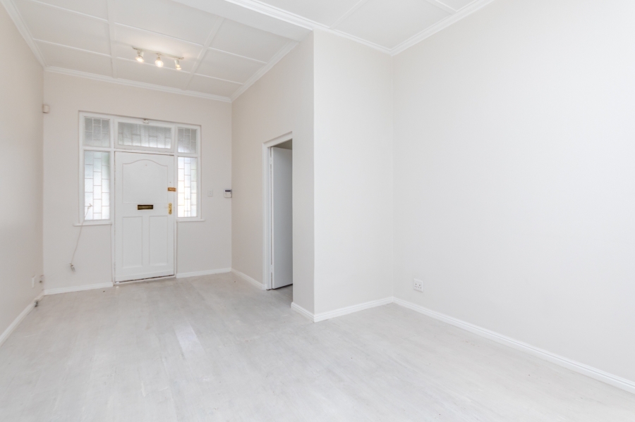2 Bedroom Property for Sale in Claremont Western Cape